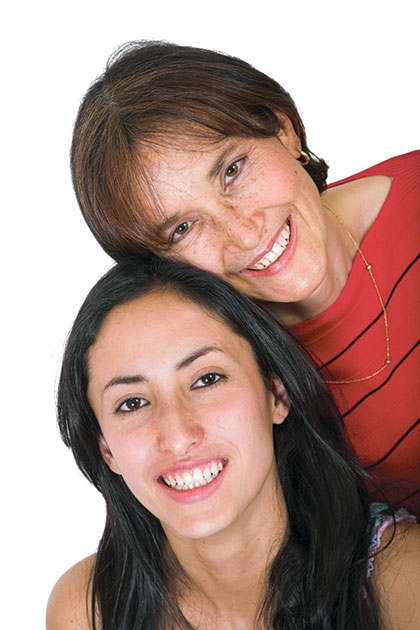 Hispanic-mom-daughter